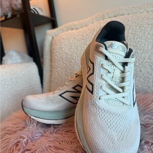 New Balance Women's Cream and Black Athletic Shoes